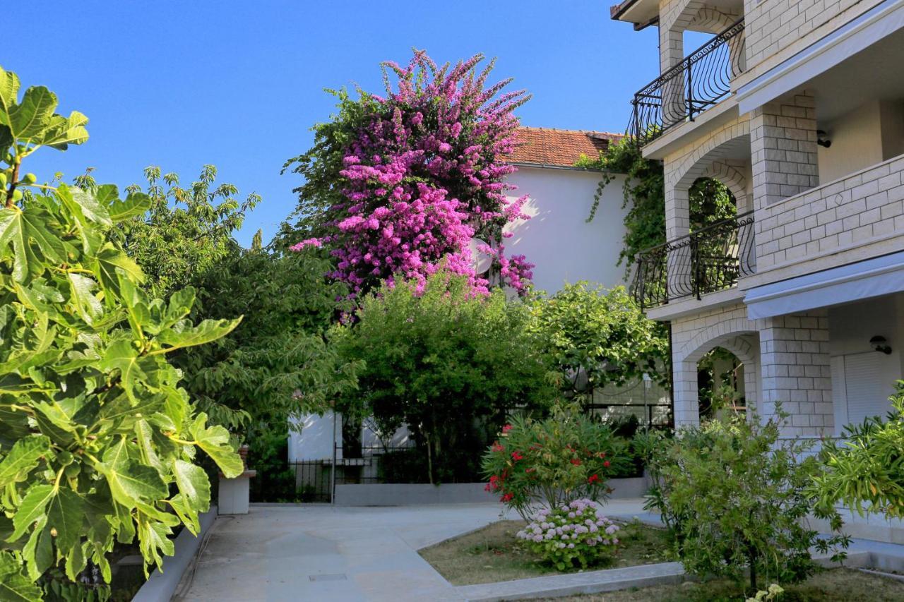 Apartments By The Sea Okrug Gornji, Ciovo - 1069 Trogir Kültér fotó