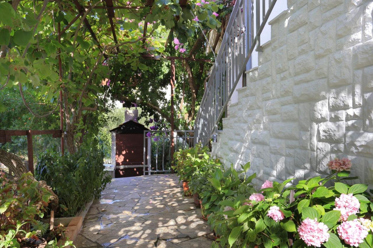 Apartments By The Sea Okrug Gornji, Ciovo - 1069 Trogir Kültér fotó