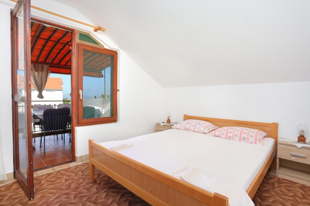 Apartments By The Sea Okrug Gornji, Ciovo - 1069 Trogir Kültér fotó