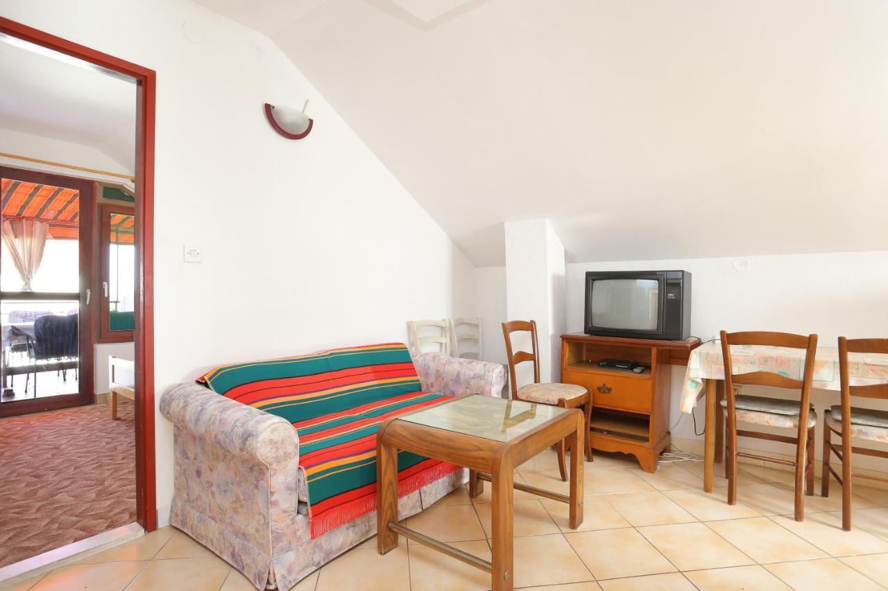 Apartments By The Sea Okrug Gornji, Ciovo - 1069 Trogir Kültér fotó