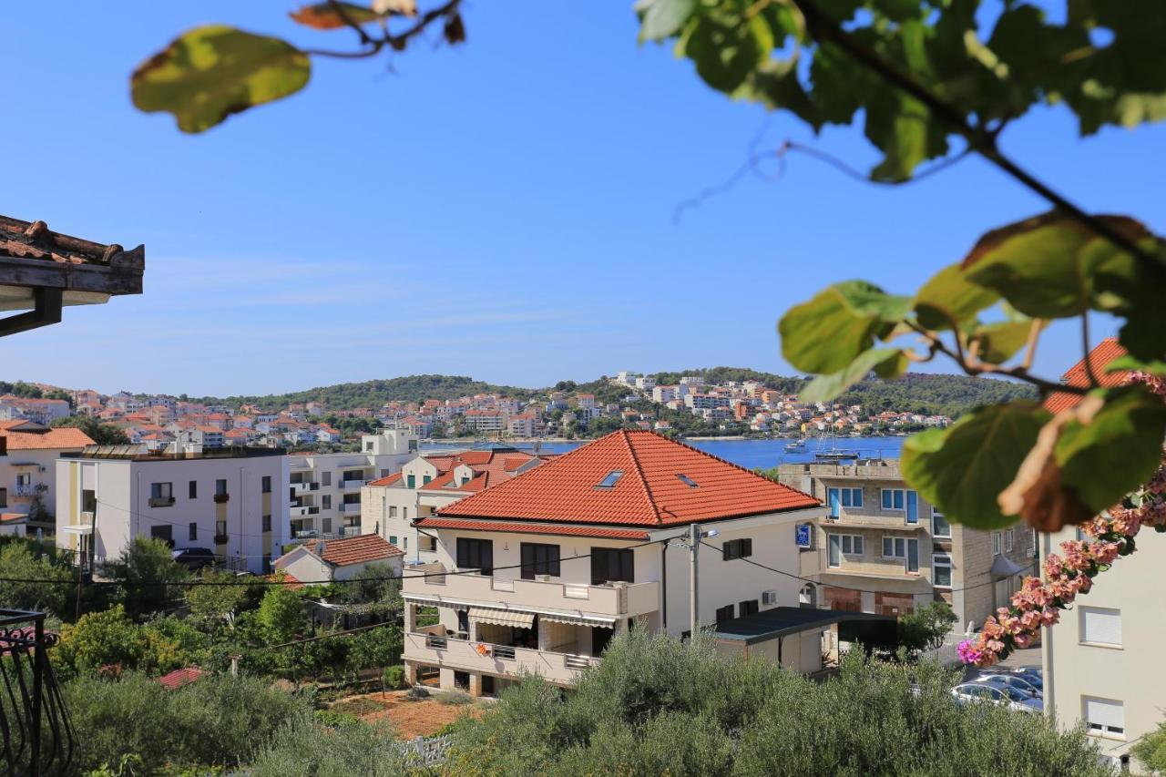 Apartments By The Sea Okrug Gornji, Ciovo - 1069 Trogir Kültér fotó