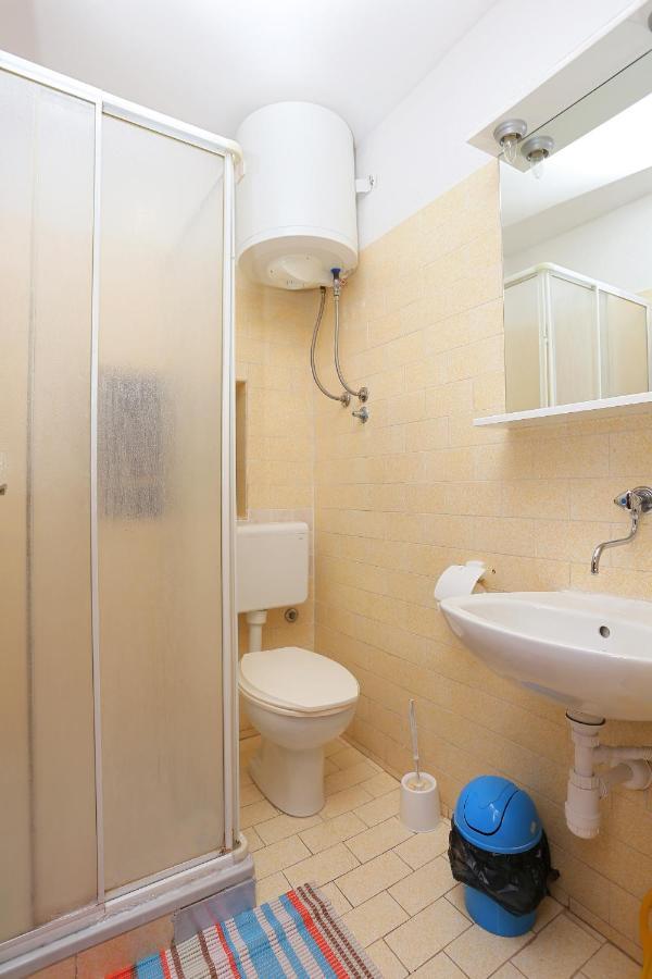 Apartments By The Sea Okrug Gornji, Ciovo - 1069 Trogir Kültér fotó