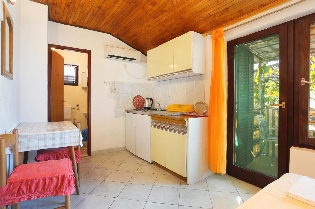 Apartments By The Sea Okrug Gornji, Ciovo - 1069 Trogir Kültér fotó