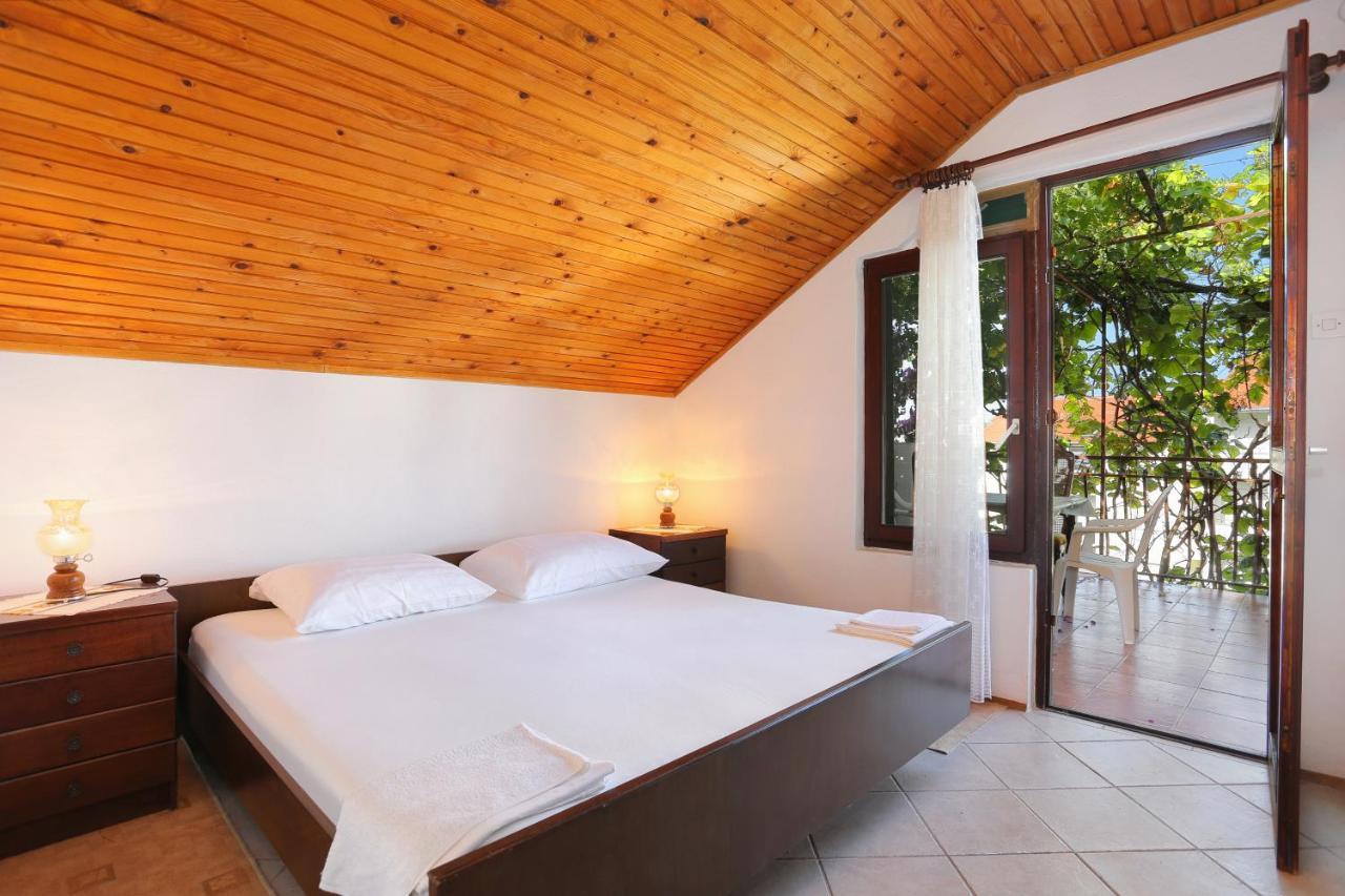 Apartments By The Sea Okrug Gornji, Ciovo - 1069 Trogir Kültér fotó