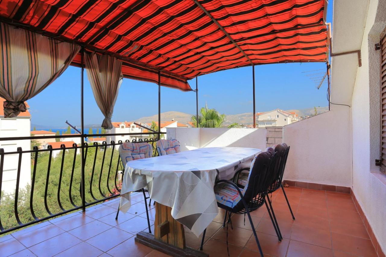 Apartments By The Sea Okrug Gornji, Ciovo - 1069 Trogir Kültér fotó